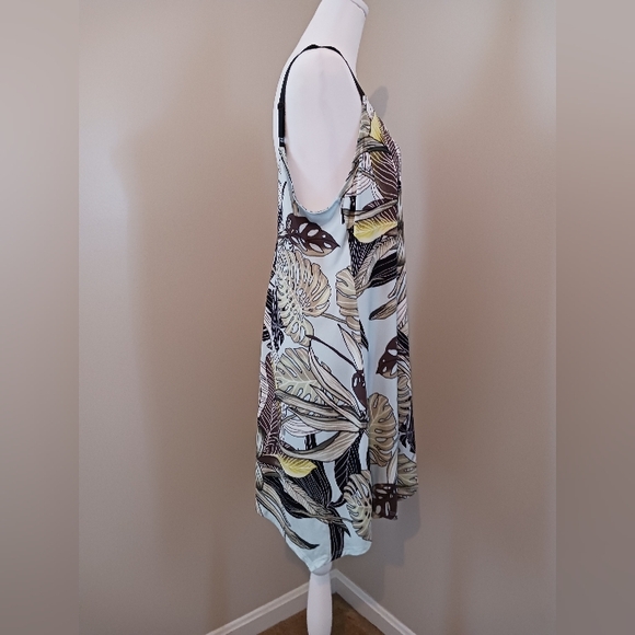 Womens wide strap tropical chemise. - Picture 2 of 5